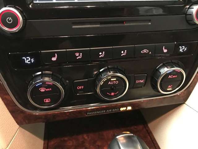 Volkswagen Passat 2012 photo 14